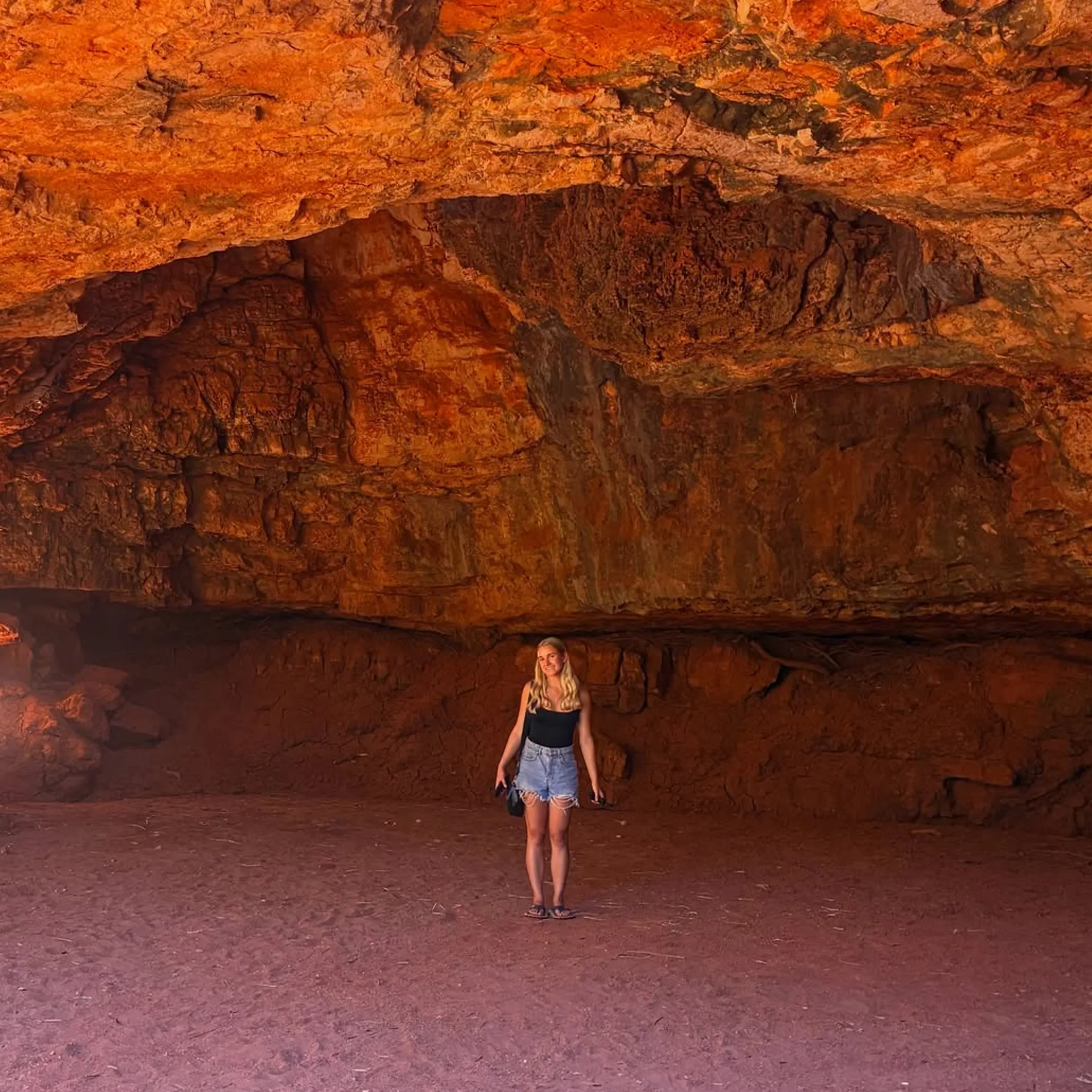 queensland cave destination